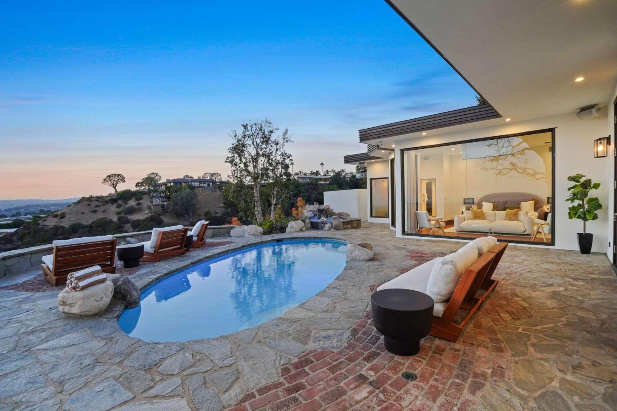 Serene By Awhile Holiday home
